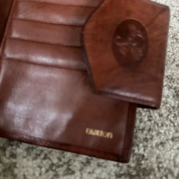 Button Brown Leather Bifold Wallet - Picture 5 of 6